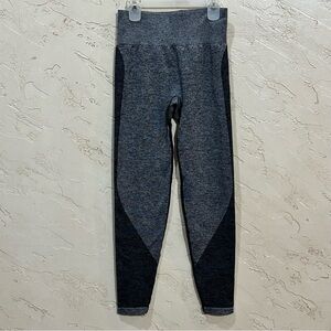 PINK Victoria’s Secret Seamless High-Waist Workout Leggings Grey/Black sz Small